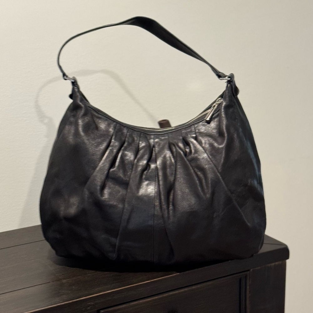Tory Burch Vintage Black Verona Pleated Leather Tote-Preowned! - Picture 2 of 13
